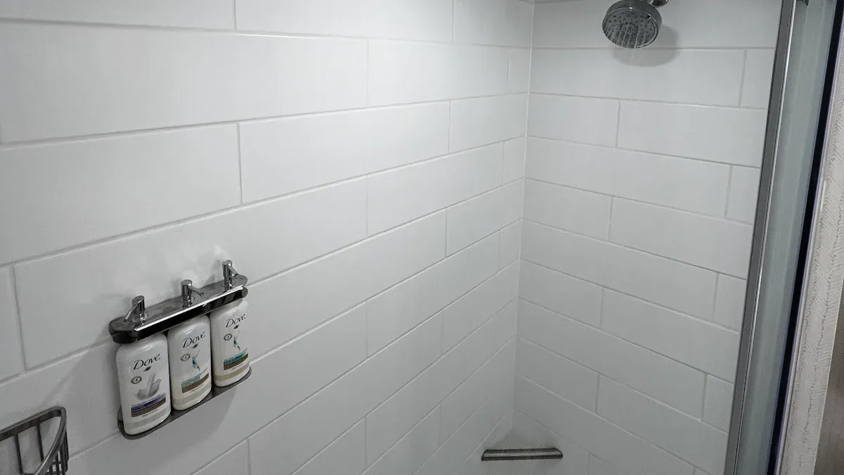 వాటర్‌ప్రూఫ్ లీనియర్ లైటింగ్ సాధారణంగా ఎక్కడ ఇన్‌స్టాల్ చేయబడింది